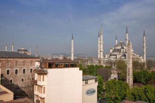 Alzer Hotel