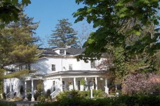 Brockamour Manor Bed and Breakfast