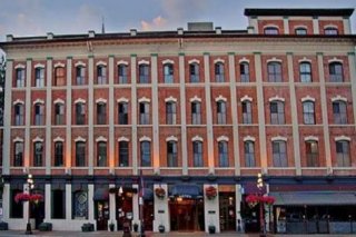 Dalton Hotel and Suites