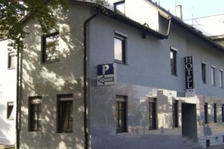 City Hotel