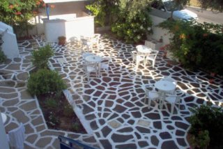 Alexandros Studios & Apartments