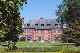 Llansantffraed Court Hotel