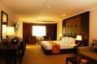 Suriwongse Hotel