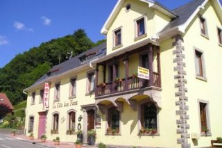 Logis Hôtel Restaurant La Tête Des Faux
