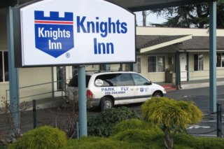 Knights Inn & Suites