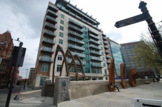 Little Rates Albert Embankment