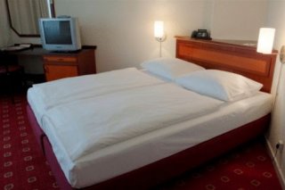 Leonardo Airport Hotel