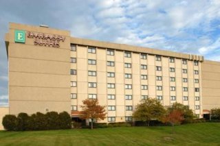 Embassy Suites Chicago-/Woodfield