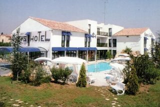 Chrys Hotel