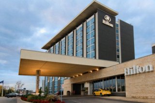 Hilton Toronto Airport Hotel & Suites