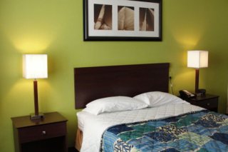 The Airport Waterfront Inn
