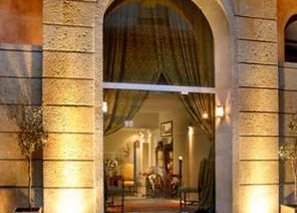 Le Convivial Luxury Suites & Spa