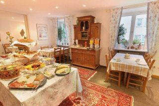 TIPTOP Hotel Burgschmiet Garni