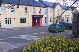 Mahon's Hotel
