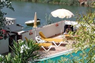 Casa do Rio /  Inn