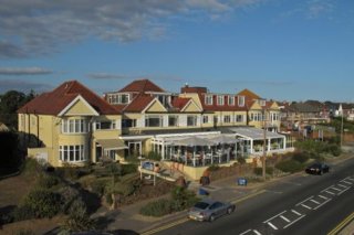 Roslin Beach Hotel