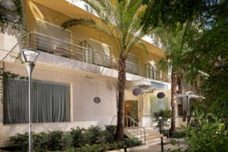 Holiday Suites