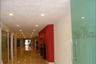 Hotel Dali Plaza