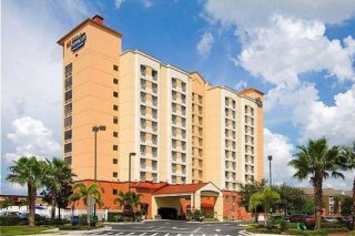 Holiday Inn Express-Nearest Universal