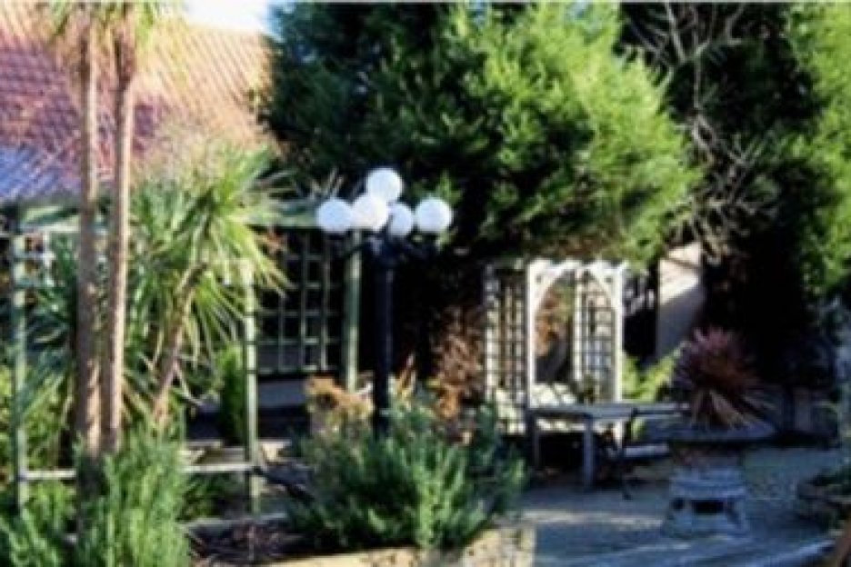 Tudor Oaks Lodge Stotfold, Taylors Road Astwick (Hotele)