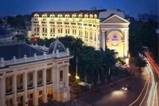 Hilton  Opera
