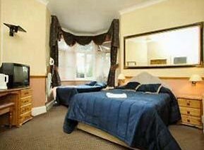 Skyways Hotel