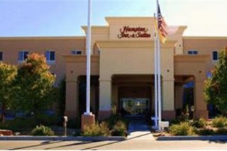 Hampton Inn & Suites