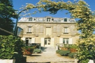 Logis Hôtel Résidence Les Cèdres