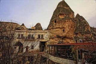 Yasin's Place Backpackers Cave Hotel