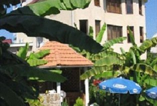Bananoviy Rai Hotel