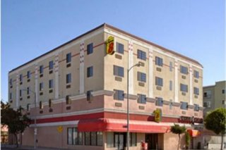 Super 8 Hollywood