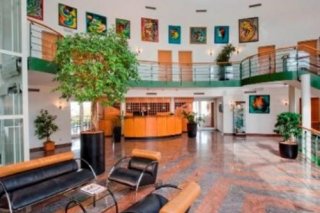 Highway Hotel
