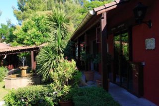 Kyriad Aix-En-Provence Mas des Oliviers