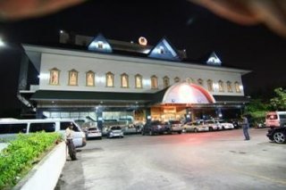 13 Coins Airport Hotel Ngam Wong Wan (Domestic)