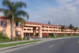 Ramada  Airport