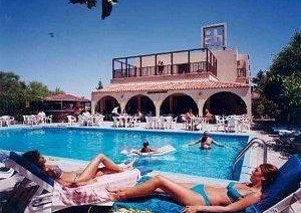 Chrysland Hotel & Gardens Club