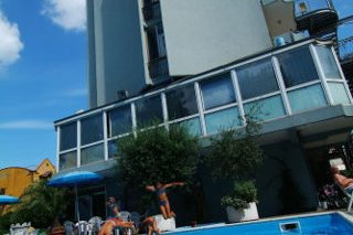 Dasamo Hotel