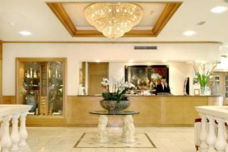 Le Chatelain All Suite Hotel