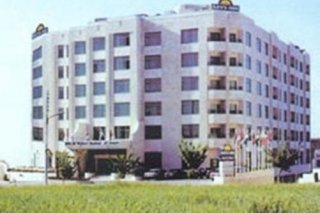 Days Inn Hotel And Suites