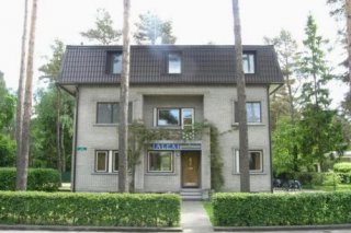 Alexi Villa