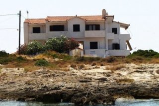 Akrotiri Apartments