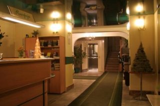 Hotel Senator