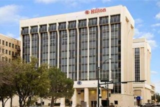 Hilton  Plaza
