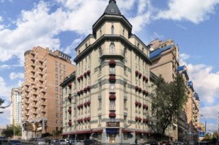 Senator Apartments Executive Court