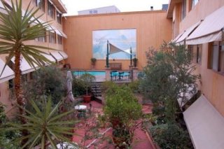 Arts Hotel