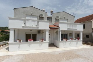 Apartments Mais