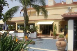 Hotel Damanse