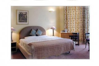 Blue Bells Hotel