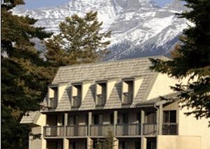 Tunnel Mountain Resort
