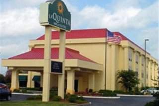 La Quinta Inn & Suites